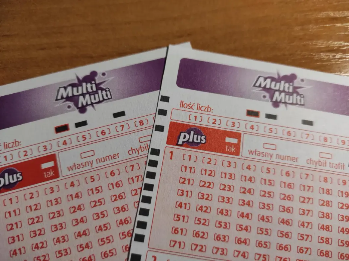 Dwie zdrapki lotto Multi Multi, z zaznaczonymi polami. Szansa na wygraną to multi multi prawdopodobieństwo.
